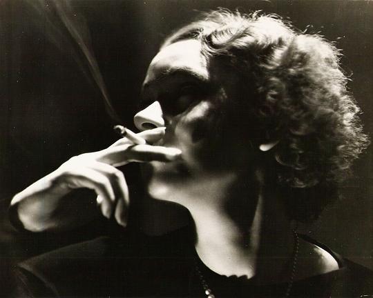 The Woman Between  (1931)